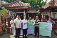 FA_KMHDI_dan_KMHDI_Salurkan_Bantuan_Kepada_16_Pura_Terdampak_Gempa_di_Lombok